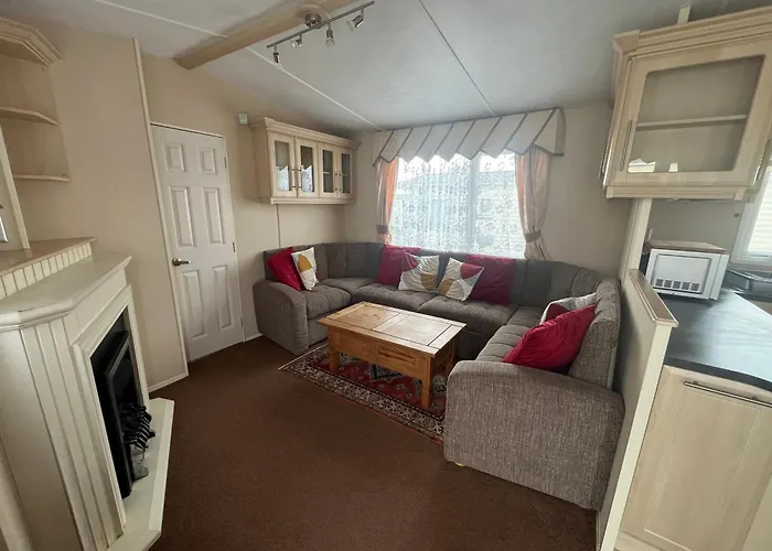 Eagle 63, Scratby - California Cliffs, Parkdean, Sleeps 6, Pet Friendly, Bed Linen And Towels Included - Close To The Beach