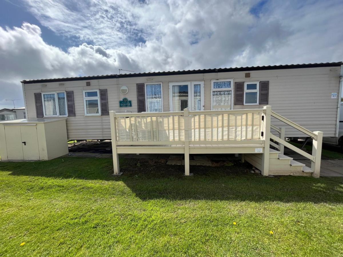Eagle 63: Pet-friendly Beach Retreat At California Cliffs Holiday park *