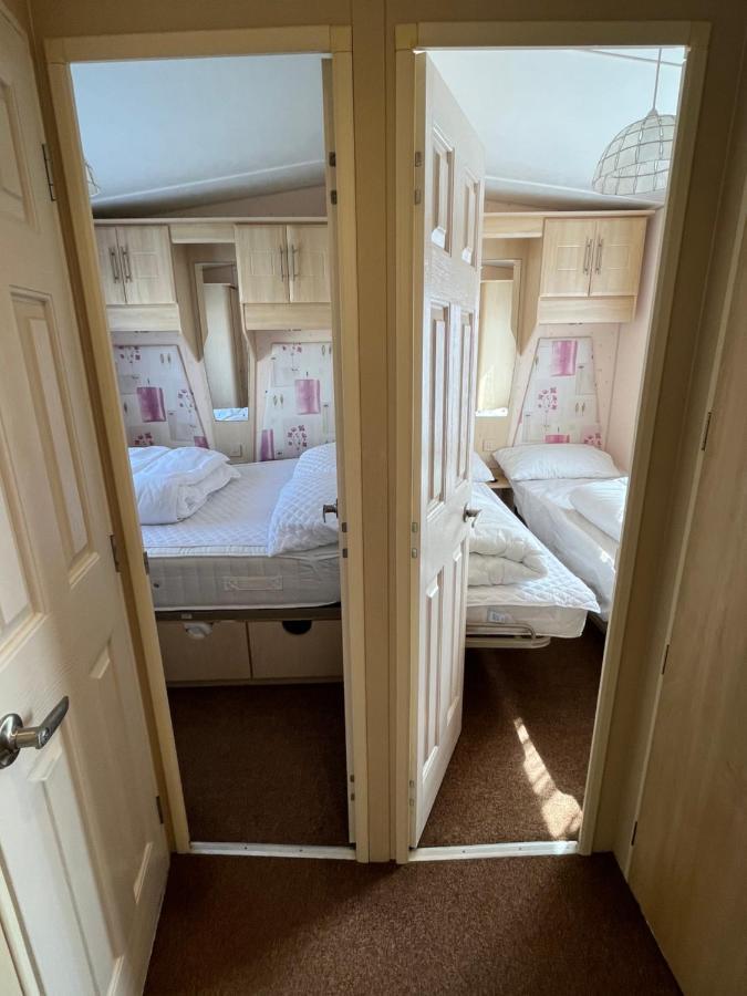 Eagle 63, - California Cliffs, Parkdean, Sleeps 6, Pet Friendly, Bed Linen And Towels Included - Close To The Beach * Scratby