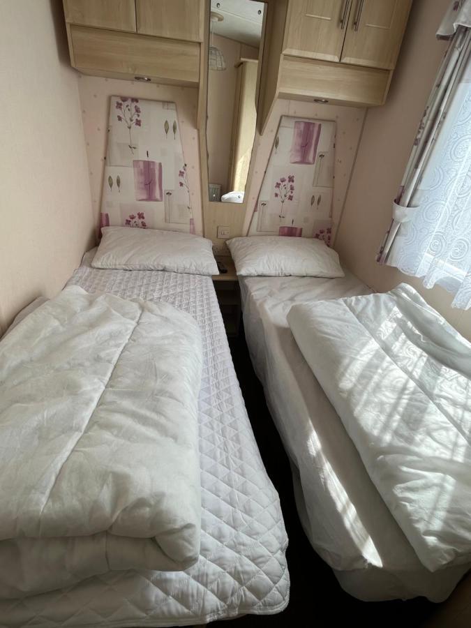 Eagle 63, - California Cliffs, Parkdean, Sleeps 6, Pet Friendly, Bed Linen And Towels Included - Close To The Beach * Scratby